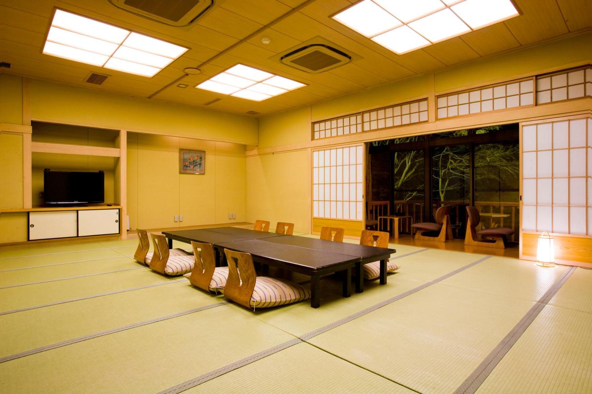 山荘 風の杜 Sanso Kazenomori Minoh Exterior foto